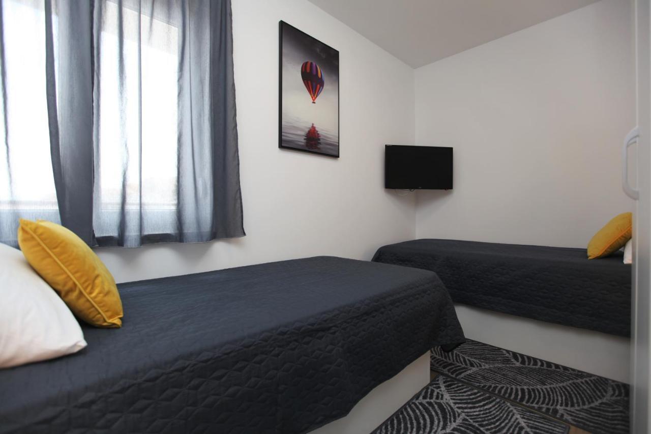 Apartmani Ive Trogir Exterior photo