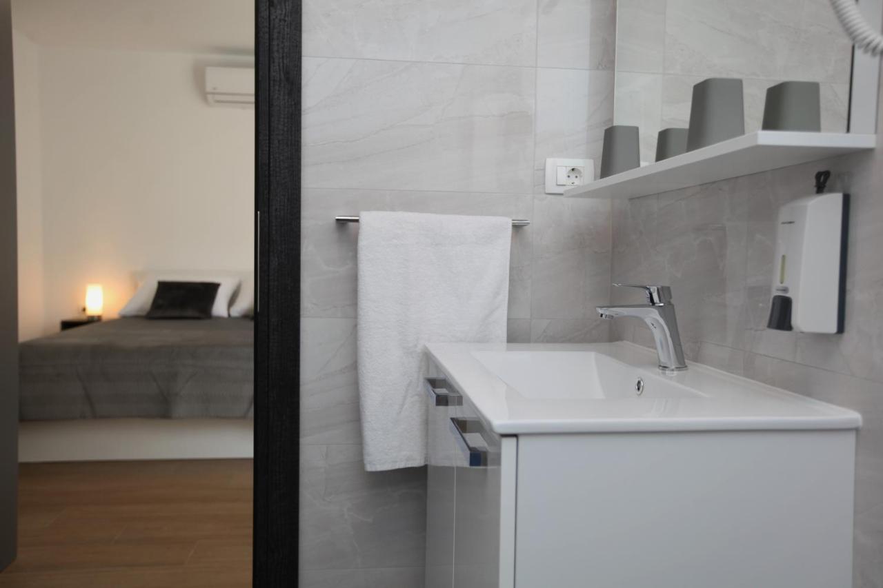Apartmani Ive Trogir Exterior photo